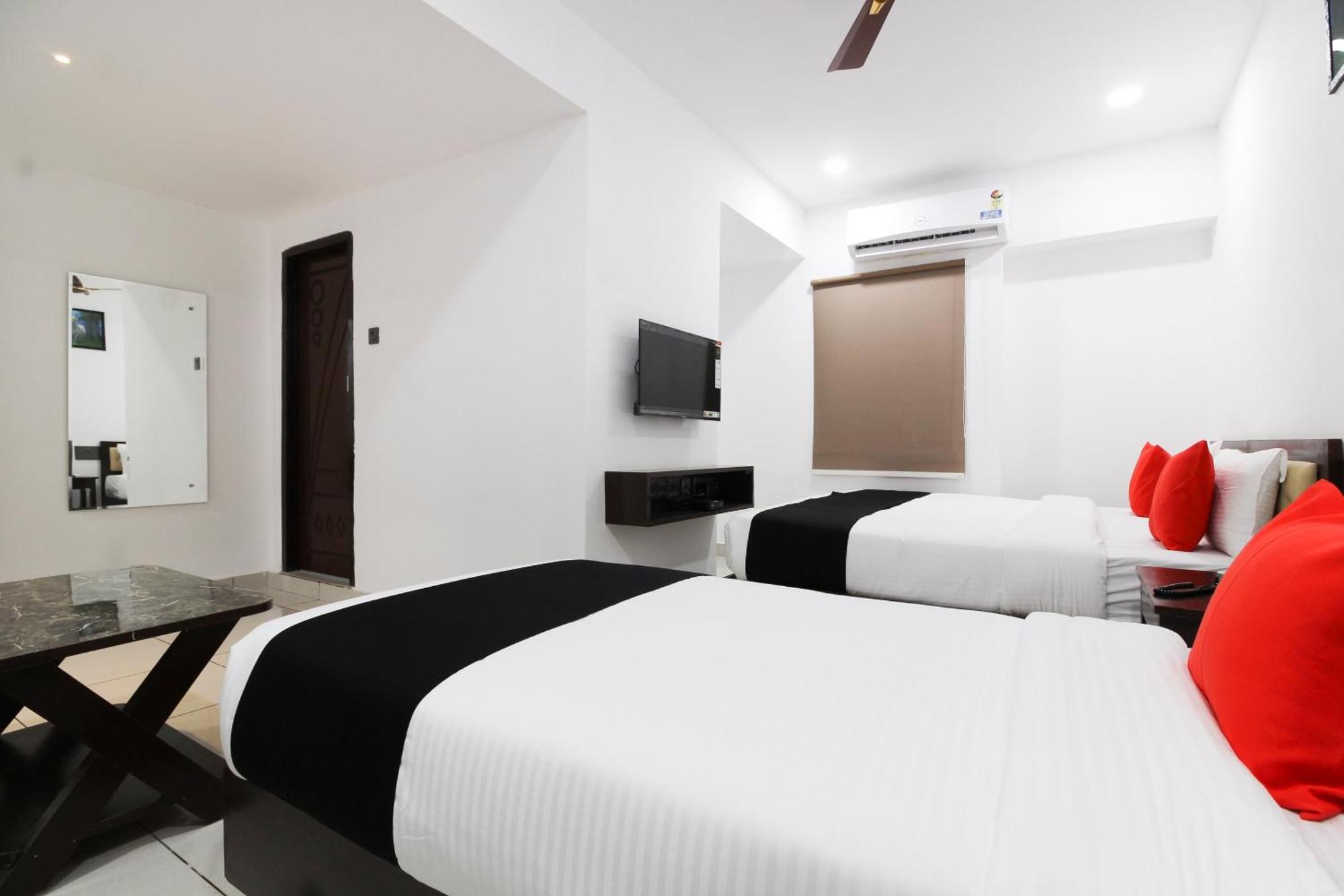 Super Mythri Hotel Near By Ecil, As Rao Nagar, Sainikpuri Maula Ali Dış mekan fotoğraf